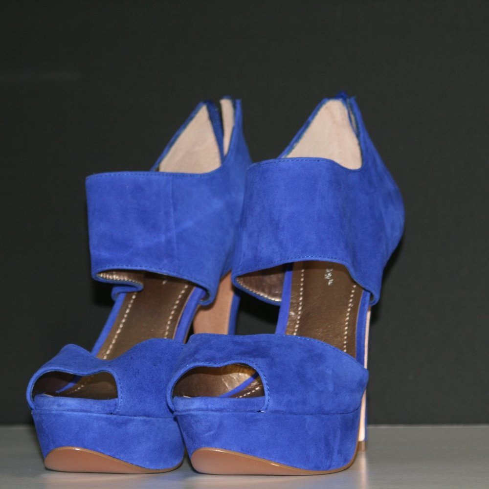 WOMEN SHOES